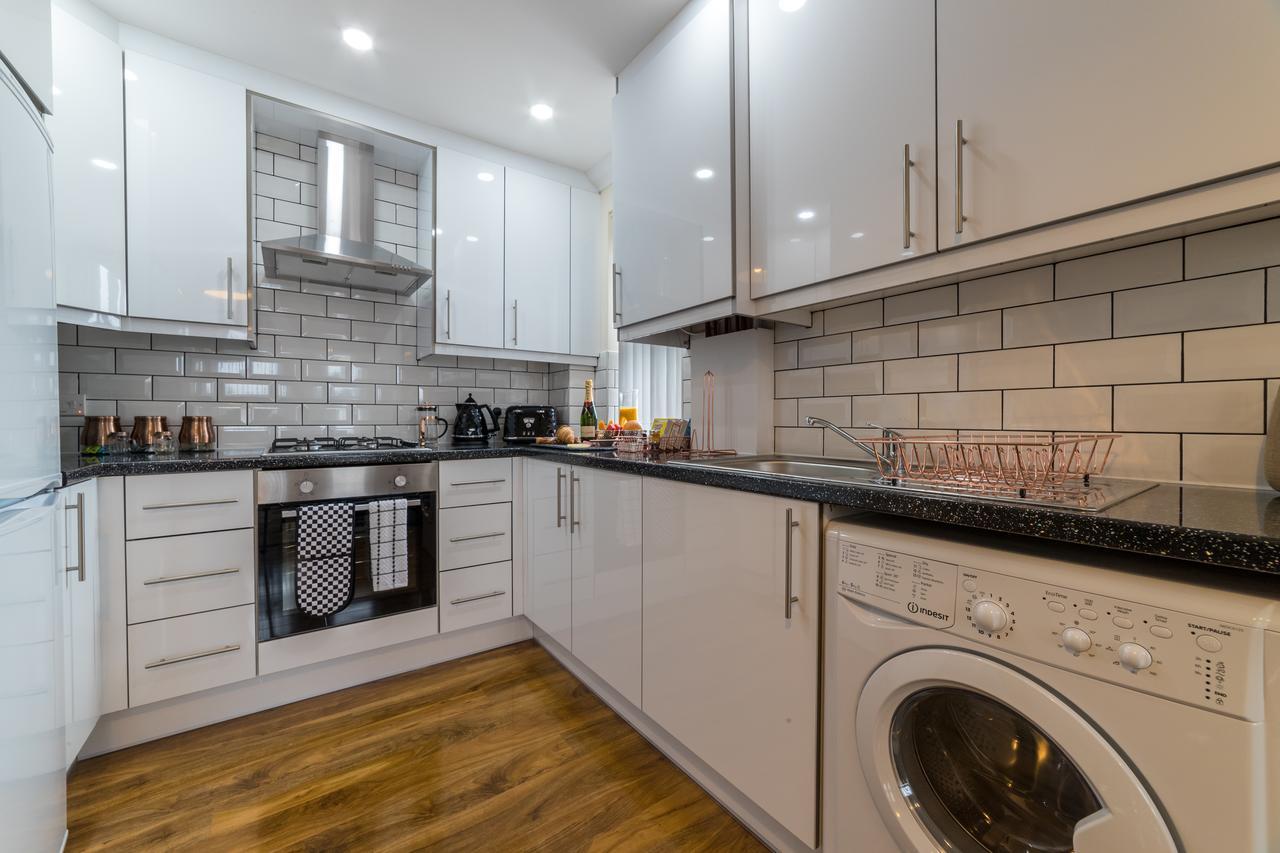 London Heathrow Serviced Apartments Ashford  Екстер'єр фото