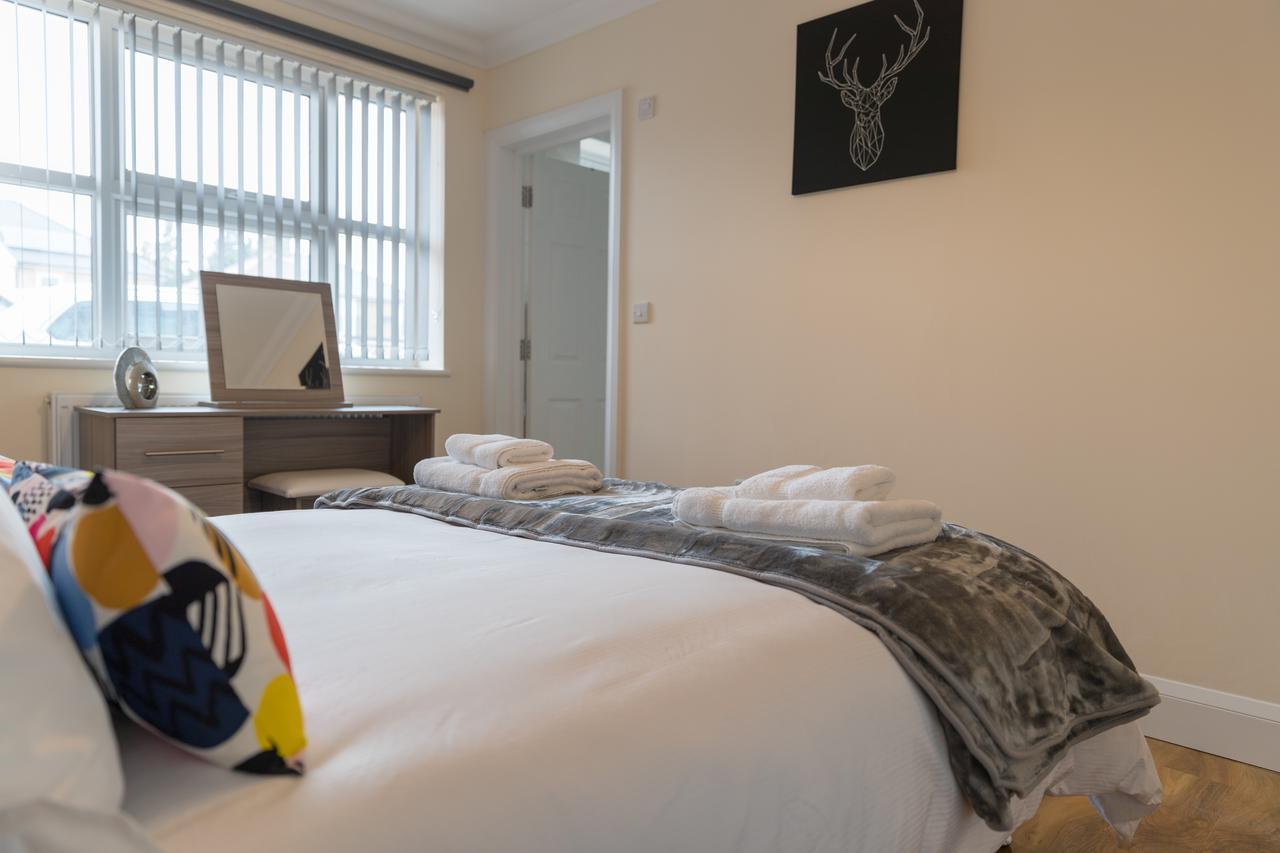 London Heathrow Serviced Apartments Ashford  Екстер'єр фото